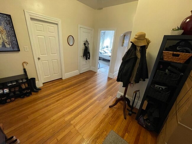 Photo - 1489 Beacon St