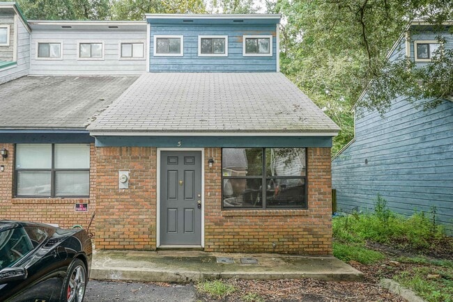 Photo - 2100 Continental Ave