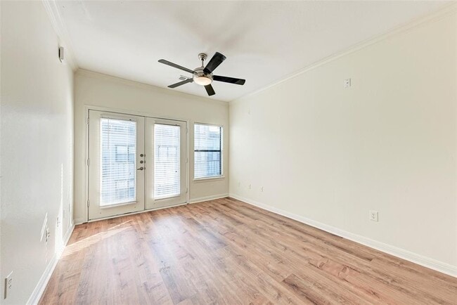 Photo - 2502 Leon St Unit 518