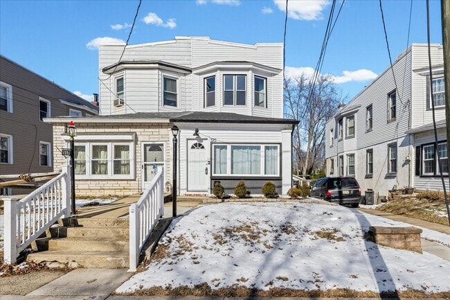 Building Photo - 515 Harrison Ave