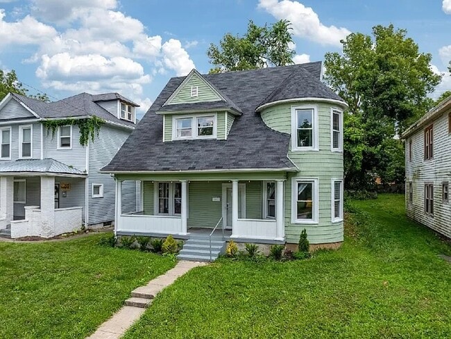 Photo - 2927 Boulevard Pl