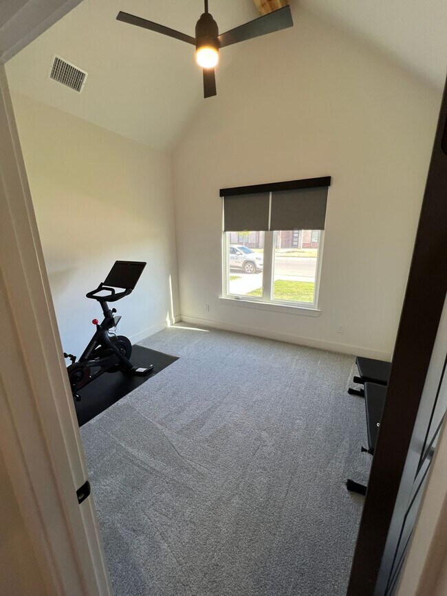 Photo - 4 Bedroom 3 bath in Escondido Ranch!