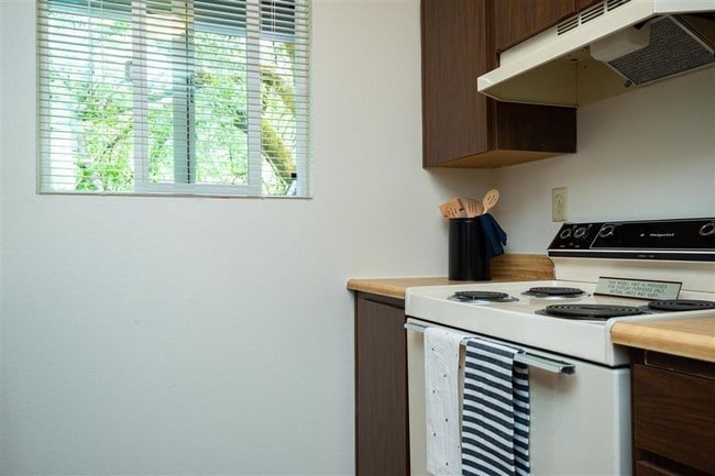 Photo - St James on Hall Apartments