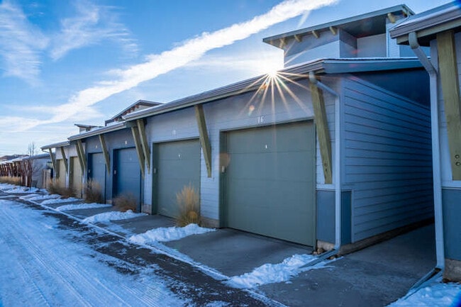 Photo - 1545 Hecla Way Unidad 203