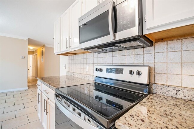 Photo - 908 Van Lieu St