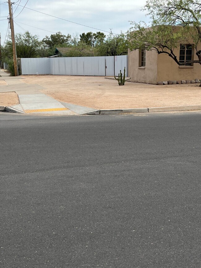 Photo - 2037 N Santa Rosa Ave