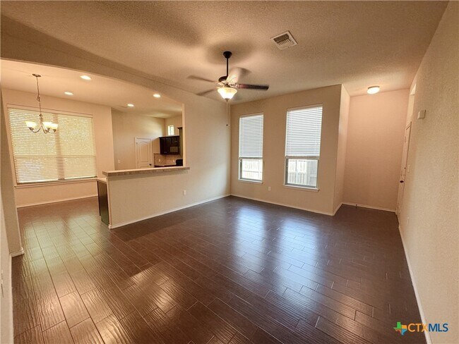 Photo - 602 Creekside Cir