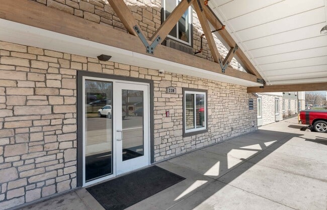 Furnished Studio-Minneapolis - Fridley