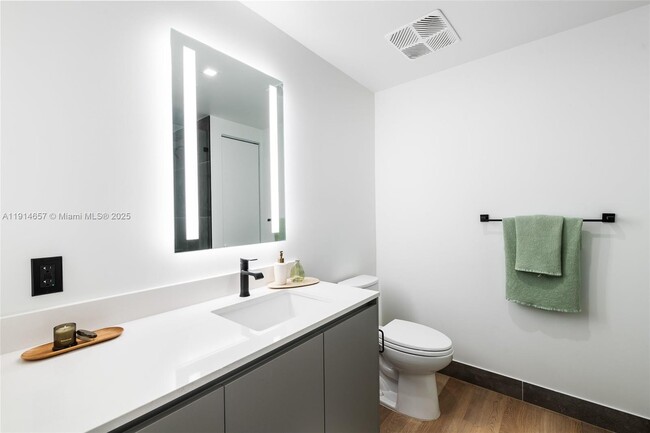 Photo - 307 SW 5th St Unit STUDIO