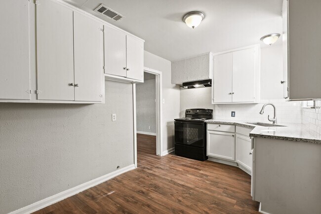 Photo - 911 Patsy Dr