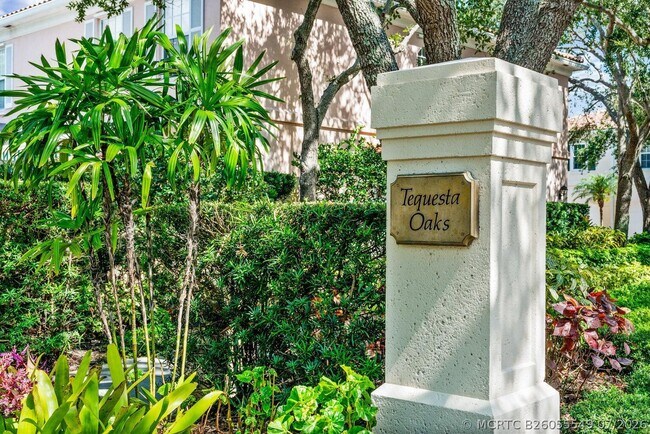 73 Laurel Oaks Cir