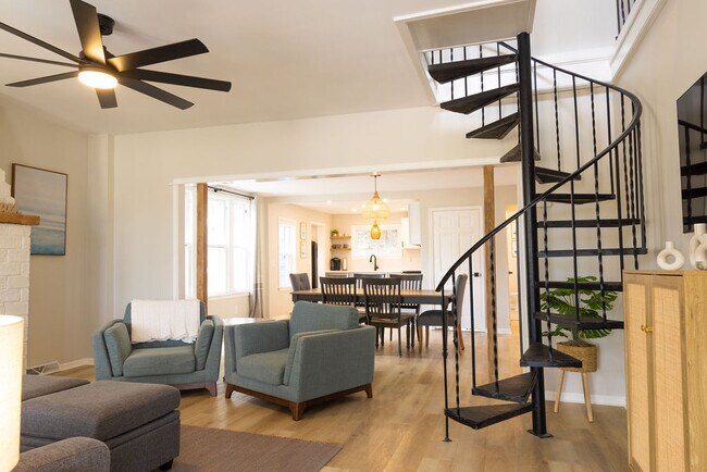 Photo - 848 S Harbor Dr