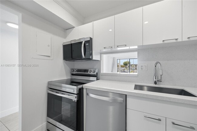 Photo - 10431 N Kendall Dr Unit D204