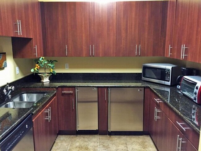 Photo - 4905 Midtown Ln