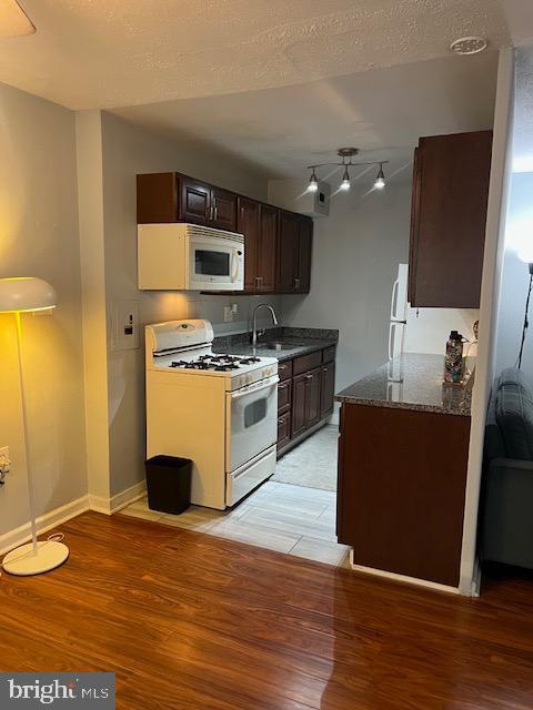 Photo - 1200 S Arlington Ridge Rd Unidad 311