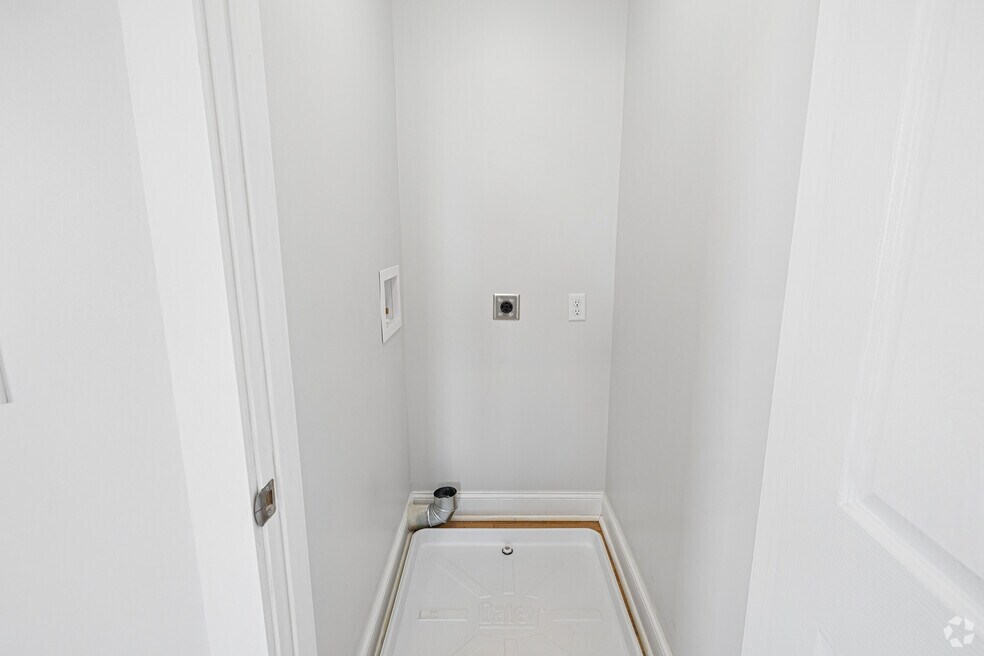 1BR, 1BA - 1,000SF - Laundry