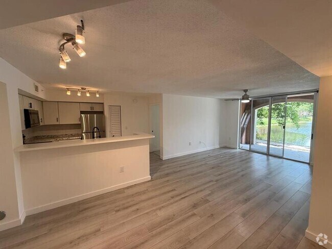 Building Photo - 4828 N State Rd 7 Unit 8104 Rental