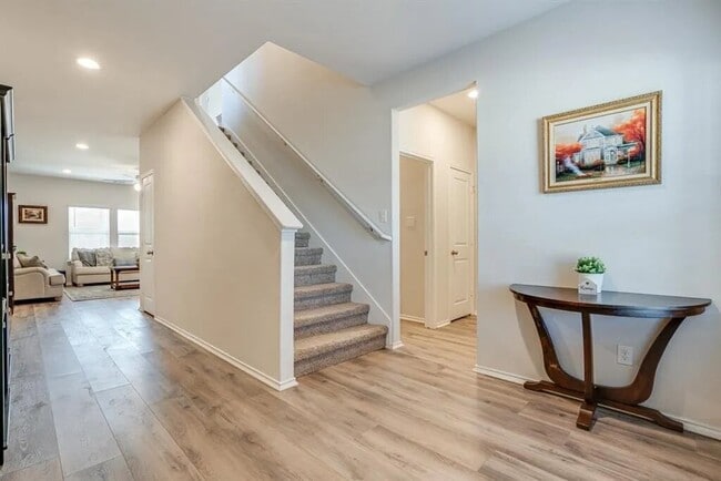 Photo - 2946 Wolfcreek