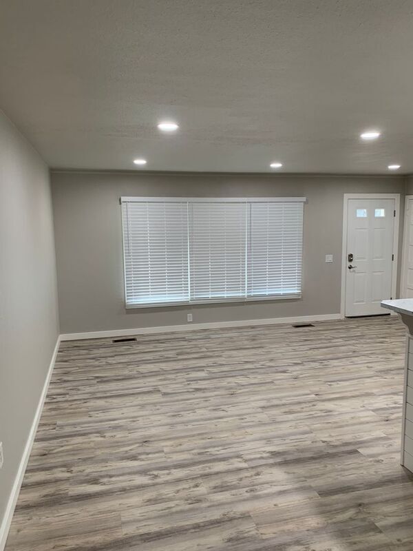 Photo - 1006 Van Giesen St