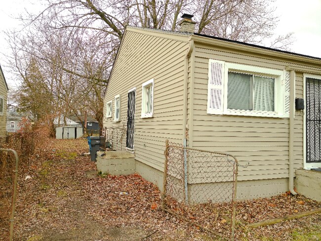 Photo - 29743 Birchwood St