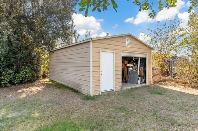 Photo - 530 N Sycamore Ave