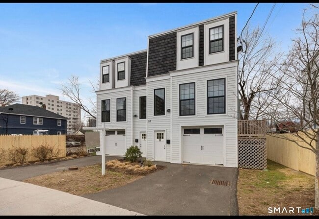 38 W Washington Ave