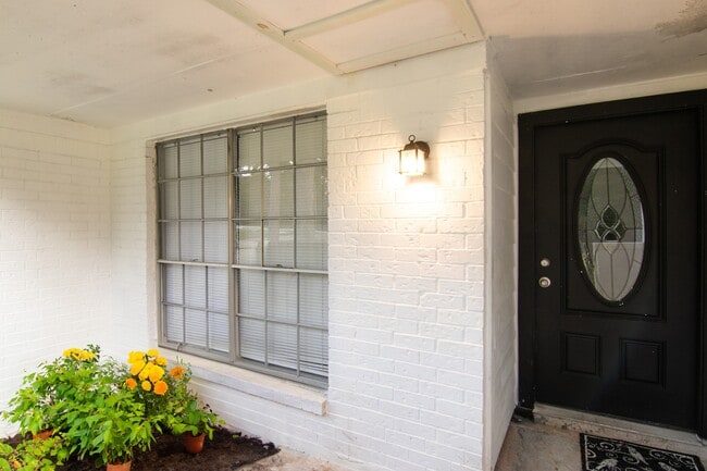 Photo - 1702 Athens Dr