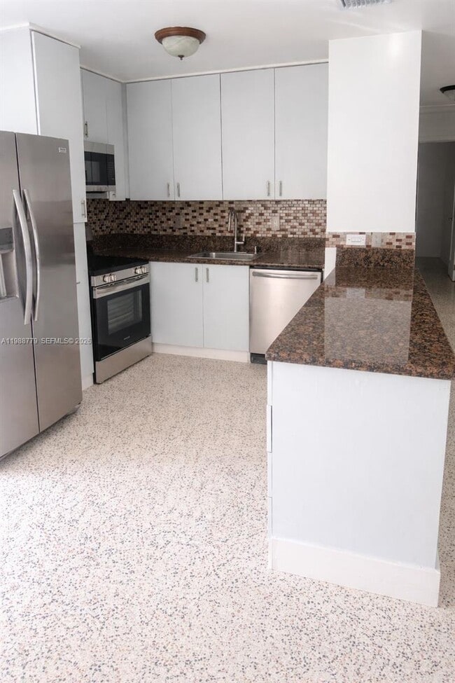 Photo - 9831 Martinique Dr