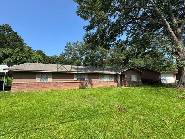 Photo - 577 Dryden Ave