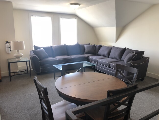 Photo - 209 Williams St