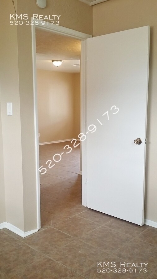 Photo - 3222 E Bermuda Private yard Owner/Agent