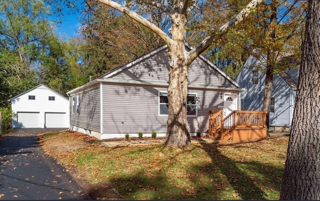 Photo - 270 Westview Ave