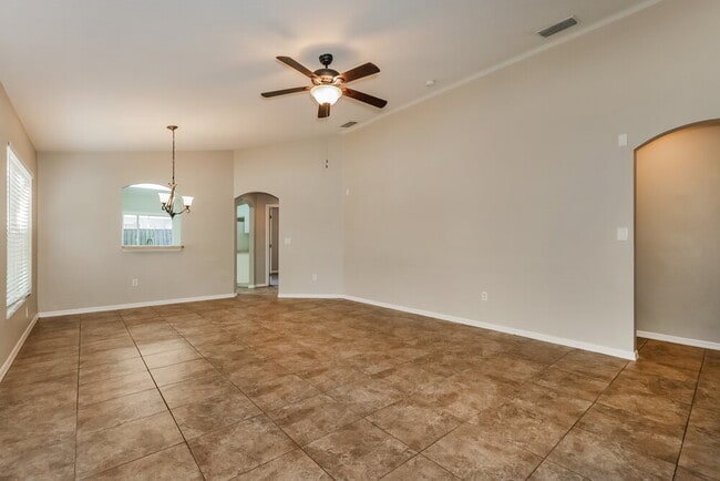 Photo - 402 Maple Pointe Dr