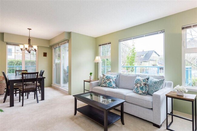 Photo - 735 W 15th Ave