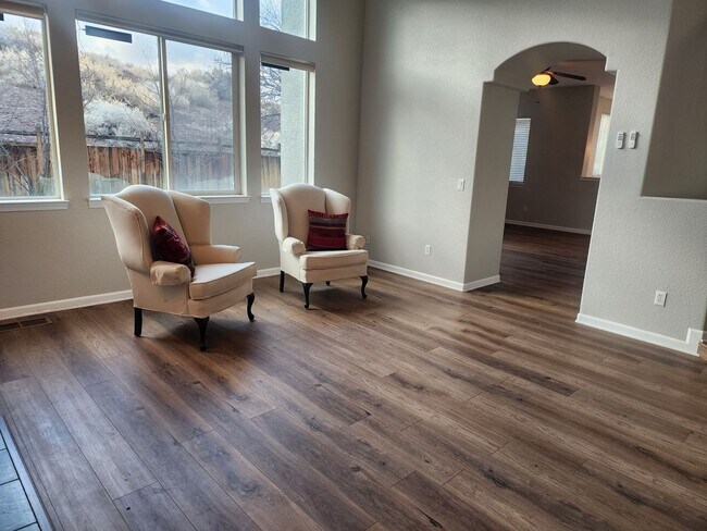 Photo - Gorgeous 5 bedroom, 3-car garage home in S...