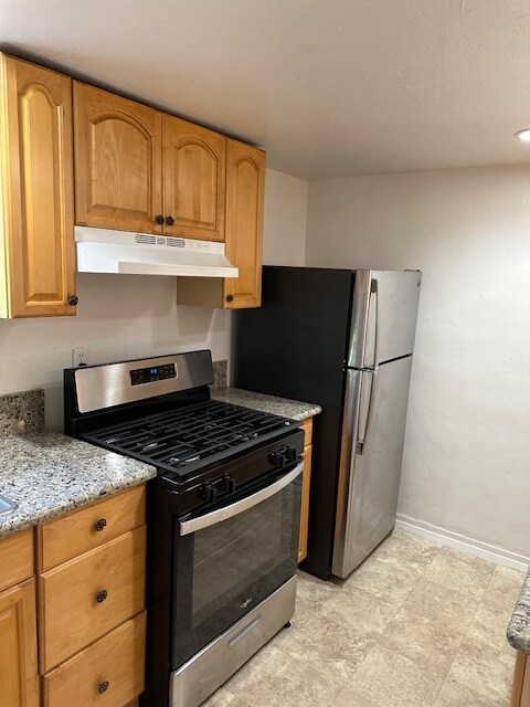 Photo - 115-112 Poplar Ave