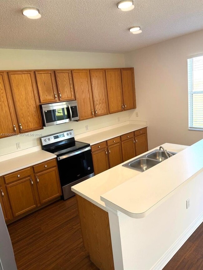 Photo - 154 Canna Dr