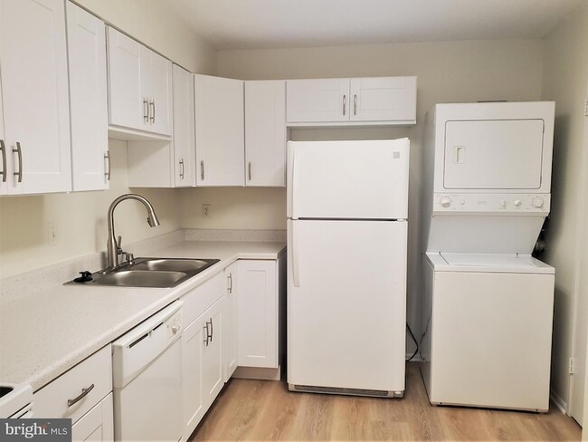 Photo - 15100 Interlachen Dr Unit 4-516