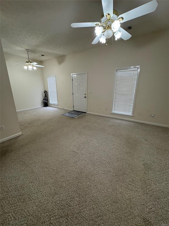 Photo - 33 JamesTown Loop