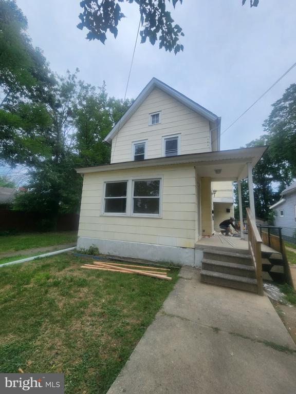 Photo - 310 W Grape St