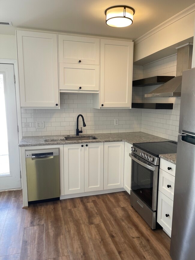 Photo - 101 Royal Forest Ct