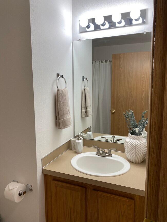 Photo - 121 SE 8th Ave