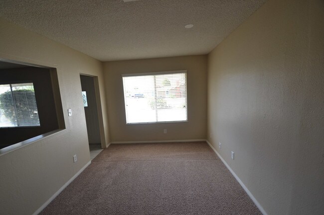 Photo - 11060 Davis St