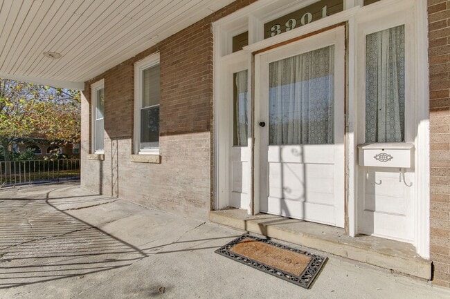 Photo - 3901 Newport Ave Unit 1A