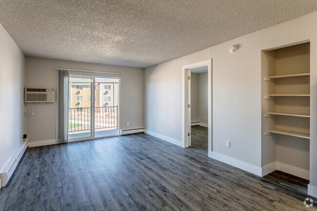 1BR, 1BA - 504SF