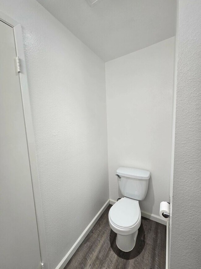 Photo - Stockard-9415 Unit B