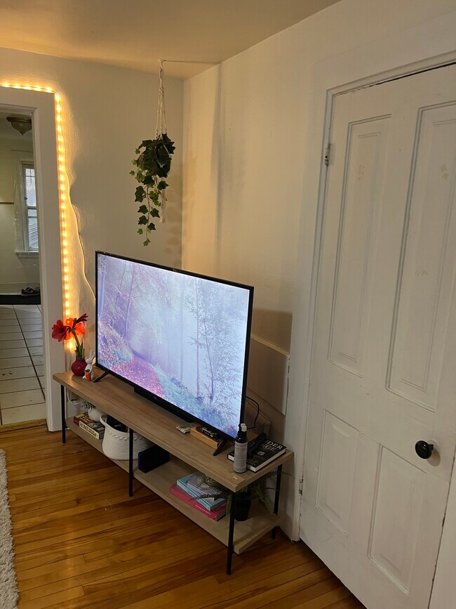 Photo - 512 E Johnson St Unit #2