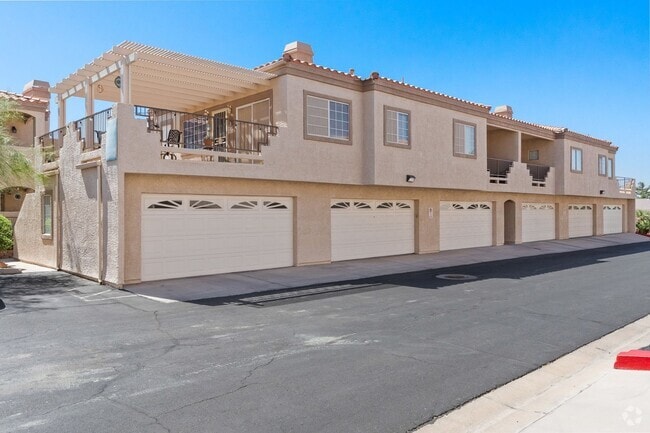 Building Photo - Gorgeous 2 Bedroom Townhome with attached ...