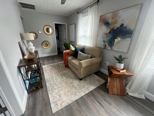 Photo - Completely renovated 2 bedroom duplex in h...