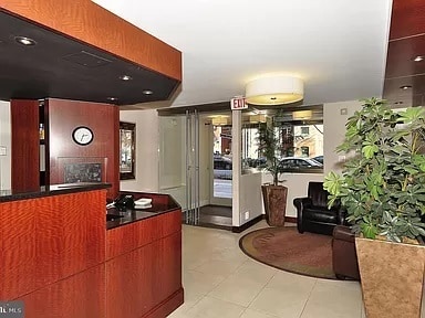 Concierge - 1260 21st St NW Unit 702